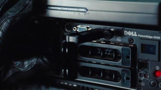 Dell PowerEdge 2650 Dual Xeon 2.8Ghz 4GB 5x73GB 2U - No OS