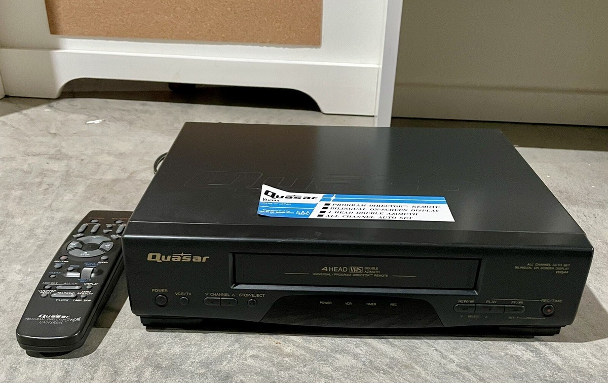 Quasar VCR, Model VHQ44 with Remote