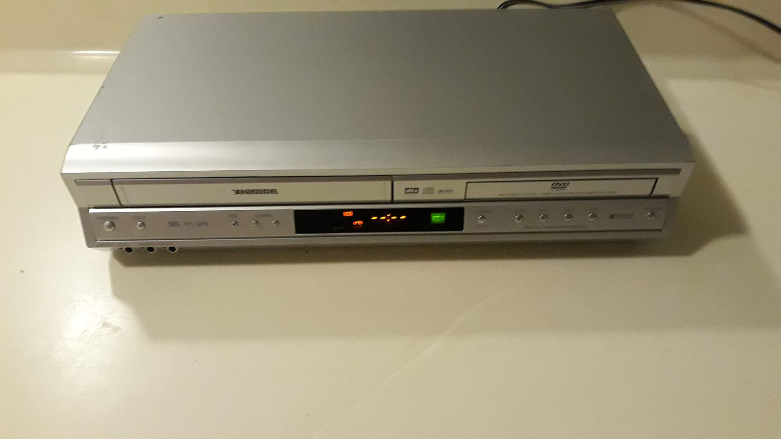 Toshiba SD-V392 DVD/VCR Combo, Silver