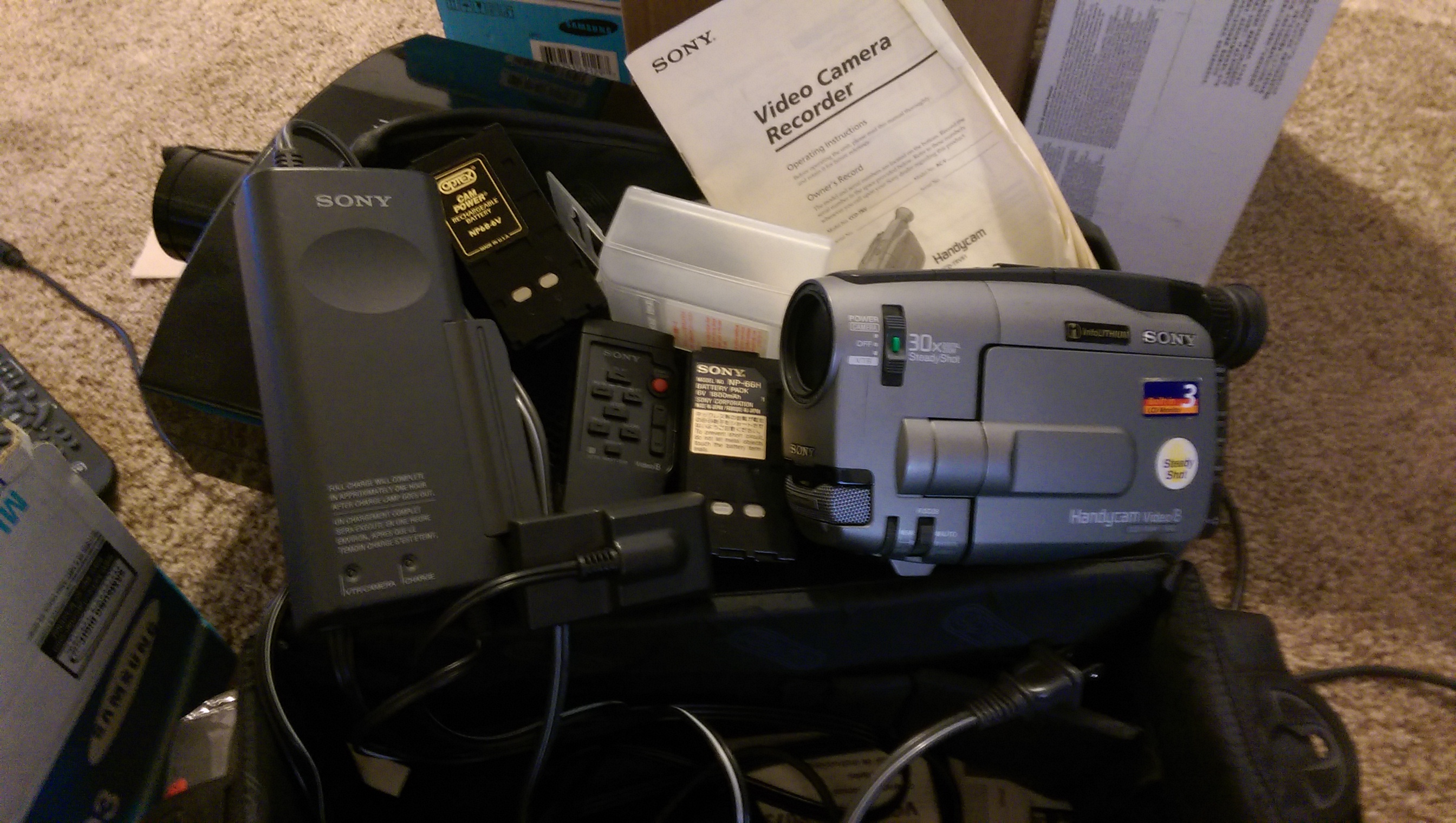 Sony Handycam CCD-TRV81 Hi8 S Video Camera Recorder Camcorder Wi